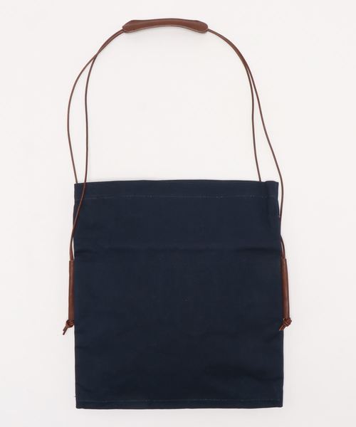 TONE SELECT GOODS（トーンセレクトグッズ）の「Butler Verner Sails/10号パラフィン ヌメロープサコッシュ（ショルダーバッグ・レディース・ブラック/ネイビー/ブルーグレー・FREE）」の4枚目の写真