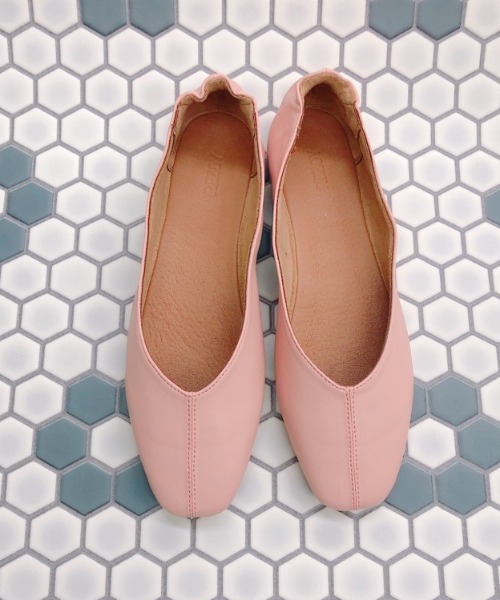 REZOY（リゾイ）の「【20SS新作】【REZOY】ソフトレザーフラットシューズ（バレエシューズ・レディース・アイボリー/ブラック/ピンク/ゴールド・S/M/L/LL）」の13枚目の写真