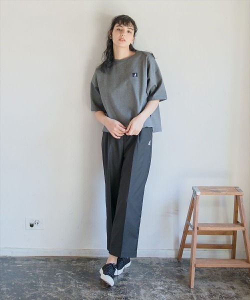 KANGOL(カンゴール)の「KANGOL【カンゴール】ドロップショルダーショート丈バックロゴ半袖Tシャツ(Tシャツ/カットソー・レディース・ホワイト/ブラック/チャコール・M/L/XL)」の9枚目の写真