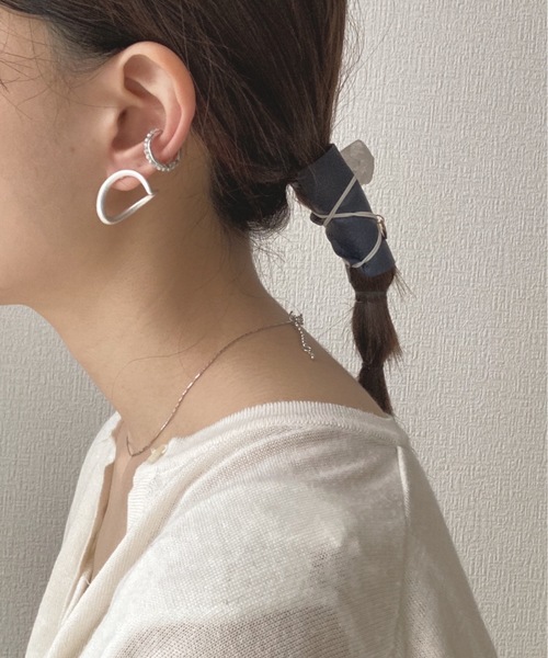 PRIMP(プリンプ)の「stone ear cuff(イヤリング(片耳用)・レディース・シルバー/ゴールド・ONE SIZE)」の2枚目の写真