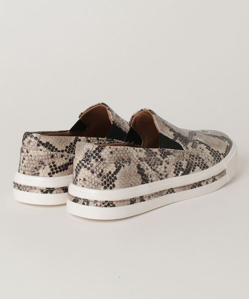 Cloudsteppers(クラウドステッパー)の「Un Maui Stride / アンマウイストライド (ナチュラルスネークレザー)(スニーカー・レディース・ベージュ・4/6/3/5/5.5/4.5)」の2枚目の写真
