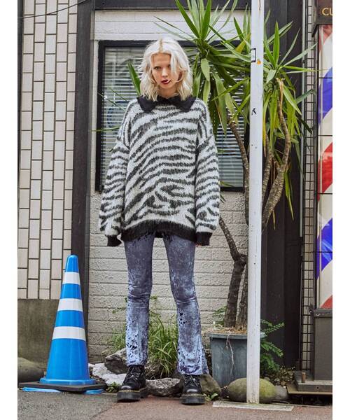 jouetie（ジュエティ）の「イージーベロアパンツ（その他パンツ・レディース・ブラック/ブルー/パープル/その他1・MEDIUM）」の5枚目の写真