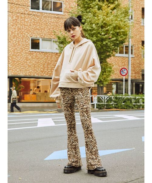 jouetie（ジュエティ）の「イージーベロアパンツ（その他パンツ・レディース・ブラック/ブルー/パープル/その他1・MEDIUM）」の22枚目の写真