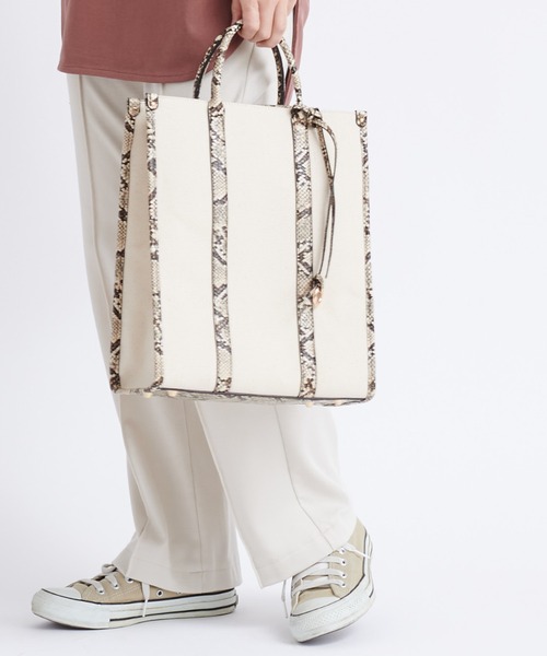 DouDou(ドゥドゥ)の「タテ型スマートトート(トートバッグ・レディース・ブラウン/アイボリー・FREE)」の3枚目の写真