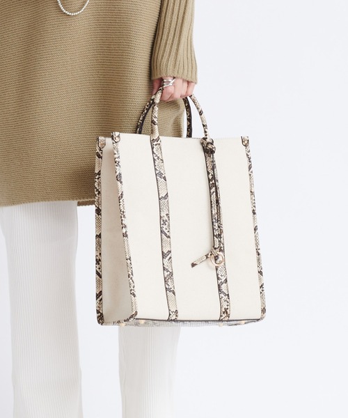 DouDou(ドゥドゥ)の「タテ型スマートトート(トートバッグ・レディース・ブラウン/アイボリー・FREE)」の5枚目の写真