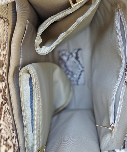 DouDou(ドゥドゥ)の「タテ型スマートトート(トートバッグ・レディース・ブラウン/アイボリー・FREE)」の6枚目の写真