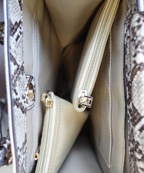 DouDou(ドゥドゥ)の「タテ型スマートトート(トートバッグ・レディース・ブラウン/アイボリー・FREE)」の8枚目の写真