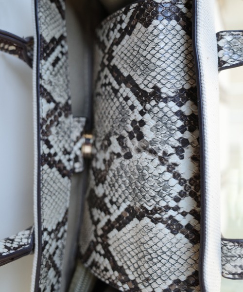 DouDou(ドゥドゥ)の「タテ型スマートトート(トートバッグ・レディース・ブラウン/アイボリー・FREE)」の9枚目の写真