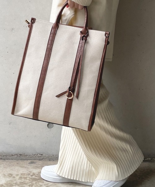 DouDou(ドゥドゥ)の「タテ型スマートトート(トートバッグ・レディース・ブラウン/アイボリー・FREE)」の22枚目の写真