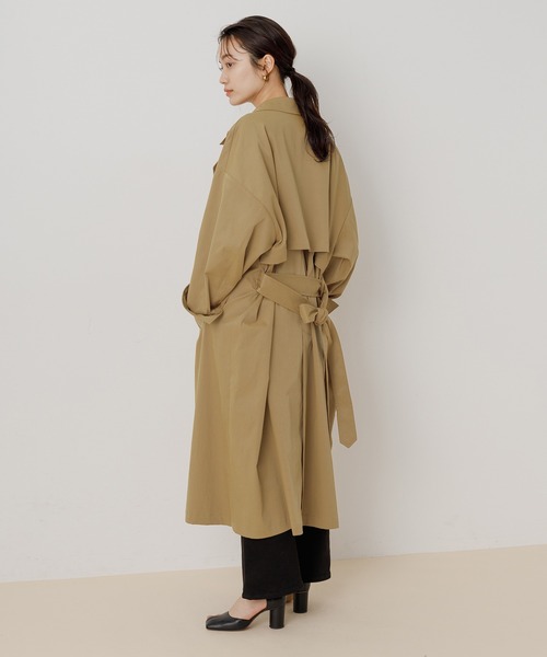 ADAM ET ROPE'(アダムエロペ)の「リラックストレンチコート(トレンチコート・レディース・ベージュ/ベージュ系その他/キャメル・FREE)」の8枚目の写真