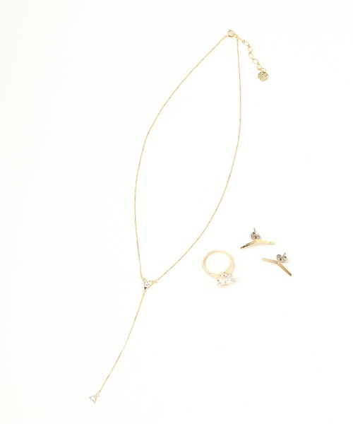 Enasoluna エナソルーナ　mikazuki pierced Enasoluna Pukupuku ringを神崎 恵さんがInstagramにて着用