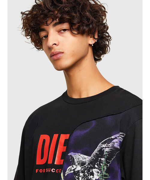DIESEL（ディーゼル）の「メンズ Tシャツ ロゴ プリント 加工