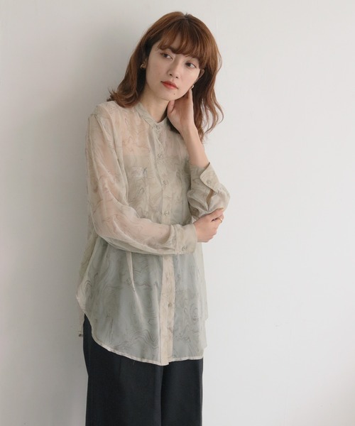 CLEIO（クレイオ）の「【CLEIO】マーブルストーンシアーシャツ（シャツ/ブラウス・レディース・グレイッシュベージュ/ブラウン・FREE）」の3枚目の写真