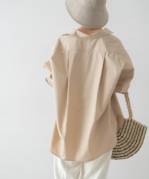 URBAN RESEARCH（アーバンリサーチ）の「ワイドカフオーバーシャツ（シャツ/ブラウス・レディース・ストライプ/ホワイト/ベージュ・FREE）」の11枚目の写真