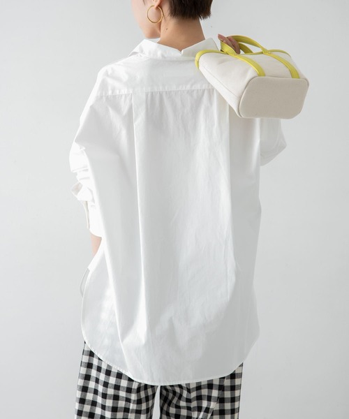 URBAN RESEARCH（アーバンリサーチ）の「ワイドカフオーバーシャツ（シャツ/ブラウス・レディース・ストライプ/ホワイト/ベージュ・FREE）」の16枚目の写真