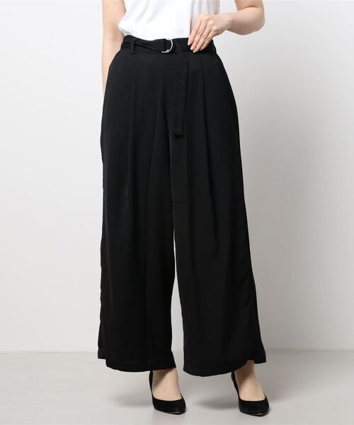 REAL CUBE(リアルキューブ)の「ベルト付きカラーワイドパンツ(デニムパンツ・レディース・ブラック/カーキ/ネイビー/ラベンダー/キャメル・M)」の1枚目の写真