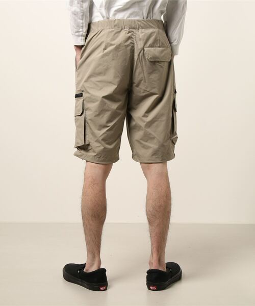 OUTDOOR PRODUCTS(アウトドアプロダクツ)の「【OUTDOOR PRODUCTS】「着るBAG」シリーズ 7ポケット ショートパンツ 吸水速乾素材/ストレッチ機能付き(その他パンツ・メンズ・ブラック/ベージュ・LARGE/MEDIUM/X-LARGE/SMALL)」の4枚目の写真