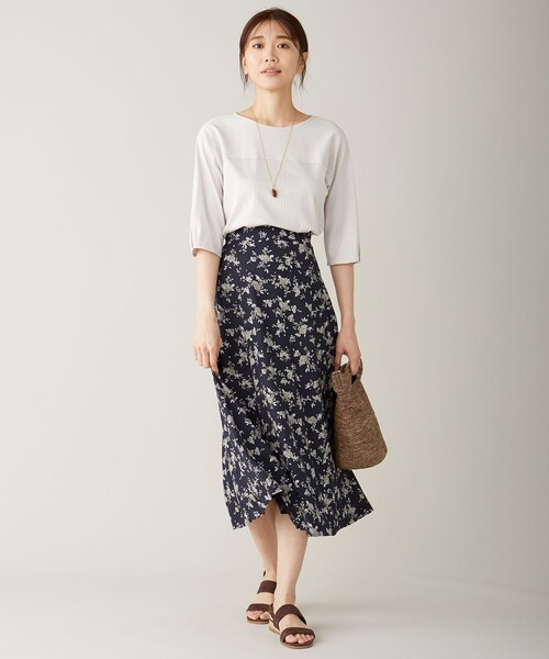 J.PRESS Ladies(J.プレス レディス)の「コットンリブスムース Tシャツ(Tシャツ/カットソー・レディース・ホワイト系/ブラック系/ライトグレー系/ダークブラウン系/ブルー系・SMALL)」の11枚目の写真