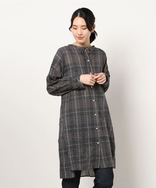 Samansa Mos2 blue（サマンサモスモスブルー）の「ビッグシアーシャツ（シャツ/ブラウス・レディース・チャコール/ベージュ/オフホワイト/イエロー・ﾌﾘ-）」の3枚目の写真