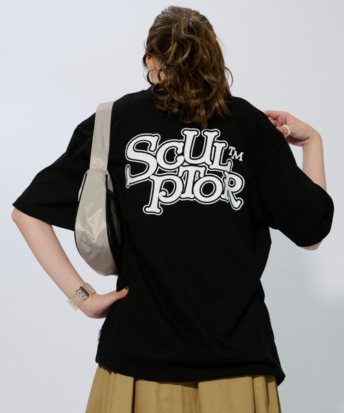 SCULPTOR（スカルプター）の「FLUFFY LOGO TEE/フラッフィーロゴTシャツ（Tシャツ/カットソー・レディース・ホワイト/ブラック/ワインレッド・MEDIUM）」の2枚目の写真