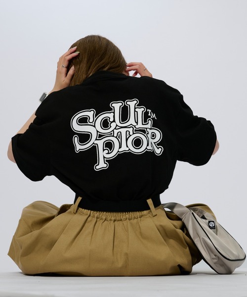 SCULPTOR（スカルプター）の「FLUFFY LOGO TEE/フラッフィーロゴTシャツ（Tシャツ/カットソー・レディース・ホワイト/ブラック/ワインレッド・MEDIUM）」の9枚目の写真