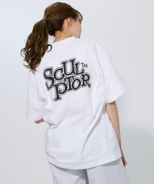 SCULPTOR（スカルプター）の「FLUFFY LOGO TEE/フラッフィーロゴTシャツ（Tシャツ/カットソー・レディース・ホワイト/ブラック/ワインレッド・MEDIUM）」の4枚目の写真