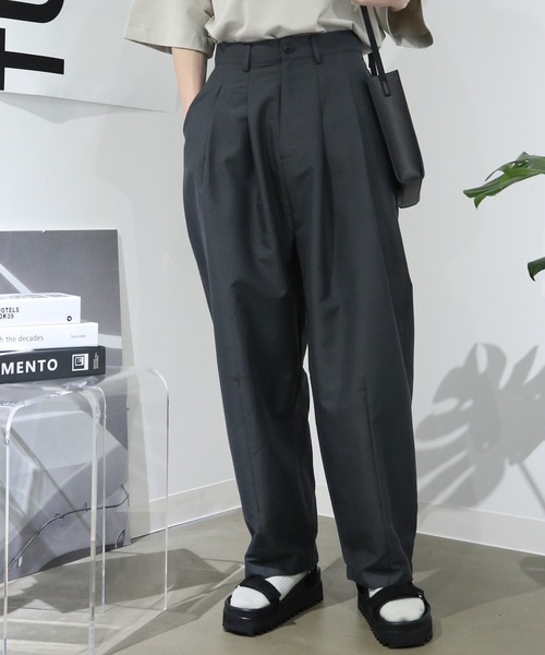 TUTTU(トゥトゥ)の「2タック ワイドシルエットパンツ(その他パンツ・メンズ・ブラック/ベージュ/ネイビー/グレー/オフホワイト/スモークグレー/グレー系その他/ブラウン系その他/ブルー系その他・S/M/L)」の9枚目の写真