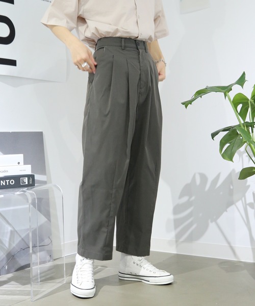 TUTTU(トゥトゥ)の「2タック ワイドシルエットパンツ(その他パンツ・メンズ・ブラック/ベージュ/ネイビー/グレー/オフホワイト/スモークグレー/グレー系その他/ブラウン系その他/ブルー系その他・S/M/L)」の4枚目の写真