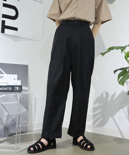 TUTTU(トゥトゥ)の「2タック ワイドシルエットパンツ(その他パンツ・メンズ・ブラック/ベージュ/ネイビー/グレー/オフホワイト/スモークグレー/グレー系その他/ブラウン系その他/ブルー系その他・S/M/L)」の3枚目の写真