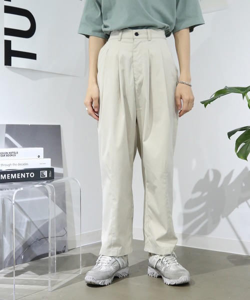 TUTTU(トゥトゥ)の「2タック ワイドシルエットパンツ(その他パンツ・メンズ・ブラック/ベージュ/ネイビー/グレー/オフホワイト/スモークグレー/グレー系その他/ブラウン系その他/ブルー系その他・S/M/L)」の18枚目の写真