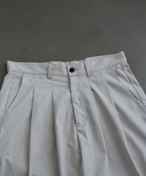 TUTTU(トゥトゥ)の「2タック ワイドシルエットパンツ(その他パンツ・メンズ・ブラック/ベージュ/ネイビー/グレー/オフホワイト/スモークグレー/グレー系その他/ブラウン系その他/ブルー系その他・S/M/L)」の15枚目の写真