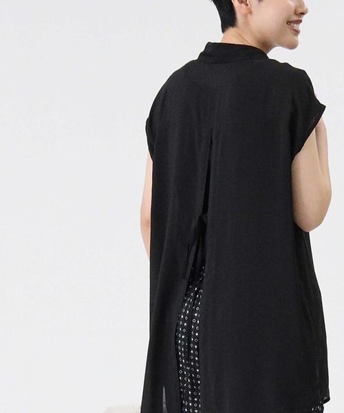 HONEYSUCKLE ROSE（ハニーサックルローズ）の「【HONEYSUCKLE ROSE】バックデザインブラウス（シャツ/ブラウス・レディース・オフホワイト/グリーン/ブラック・M/L）」の2枚目の写真