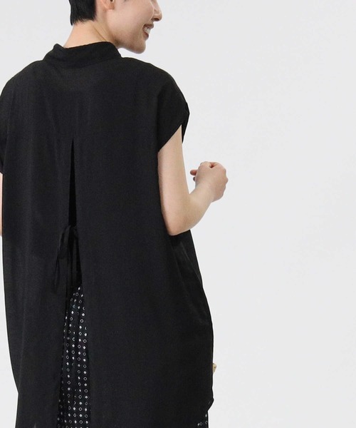 HONEYSUCKLE ROSE（ハニーサックルローズ）の「【HONEYSUCKLE ROSE】バックデザインブラウス（シャツ/ブラウス・レディース・オフホワイト/グリーン/ブラック・M/L）」の7枚目の写真