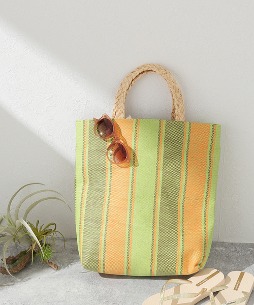 Simplicite（サンプリシテ）の「マルチストライプペーパーバッグ（トートバッグ・レディース・グリーン/ブルー系その他・FREE）」の2枚目の写真