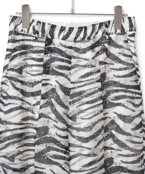 ADAM ET ROPE'(アダムエロペ)の「ゼブラプリントパンツ(その他パンツ・レディース・ホワイト系その他・36/38)」の7枚目の写真