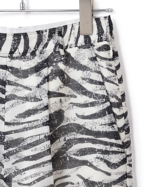 ADAM ET ROPE'(アダムエロペ)の「ゼブラプリントパンツ(その他パンツ・レディース・ホワイト系その他・36/38)」の8枚目の写真