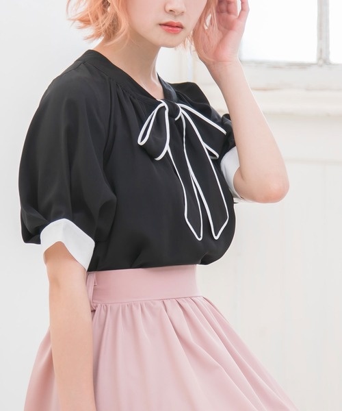 Newlyme(ニューリーミー)の「配色ボウタイ半袖ブラウス(シャツ/ブラウス・レディース・ホワイト/ライトグレー/ブラック・MEDIUM/LARGE/X-LARGE)」の12枚目の写真