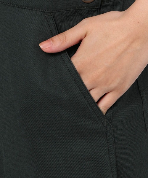 LEPSIM(レプシィム)の「大人上品サロペット 954074(サロペット/オーバーオール・レディース・チャコールグレー/ブラウン/ブラック・MEDIUM/LARGE)」の14枚目の写真