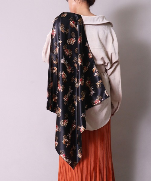 BAYBLO（ベイブロ）の「(CR)【ユニセックス】馬車 柄 プリント スカーフ[70cm×70cm]（バンダナ/スカーフ・レディース・ブラック/ネイビー/チョコ・ONE SIZE）」の12枚目の写真