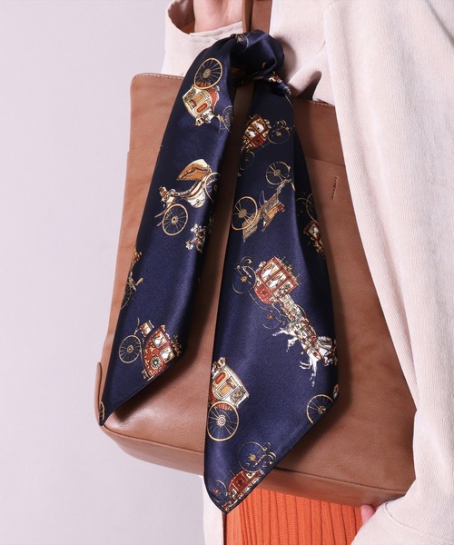 BAYBLO（ベイブロ）の「(CR)【ユニセックス】馬車 柄 プリント スカーフ[70cm×70cm]（バンダナ/スカーフ・レディース・ブラック/ネイビー/チョコ・ONE SIZE）」の7枚目の写真