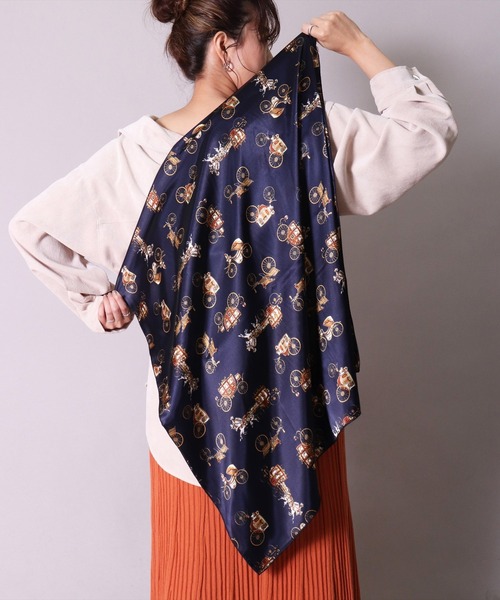 BAYBLO（ベイブロ）の「(CR)【ユニセックス】馬車 柄 プリント スカーフ[70cm×70cm]（バンダナ/スカーフ・レディース・ブラック/ネイビー/チョコ・ONE SIZE）」の13枚目の写真