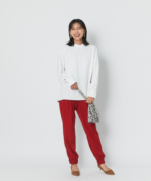 RIVE DROITE（リヴドロワ）の「ニュアンスのある表情が魅力の一枚　スタンドネックバックギャザーブラウス（シャツ/ブラウス・レディース・ネイビー/オフホワイト・FREE）」の11枚目の写真