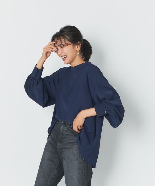 RIVE DROITE（リヴドロワ）の「ニュアンスのある表情が魅力の一枚　スタンドネックバックギャザーブラウス（シャツ/ブラウス・レディース・ネイビー/オフホワイト・FREE）」の14枚目の写真