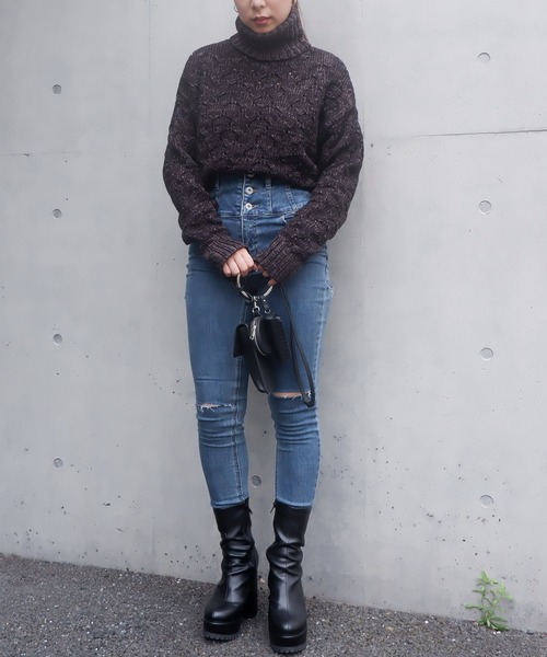 SPIRALGIRL（スパイラルガール）の「ミニケーブルタートルネックニット（ニット/セーター・レディース・ブラック/グリーン・FREE）」の4枚目の写真