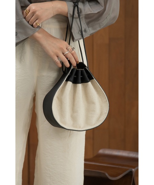 Amiur（エミレ）の「marron drawstring bag（ハンドバッグ・レディース・ブラック/ブラウン・FREE）」の5枚目の写真