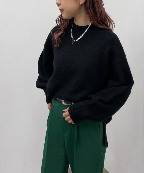 apres jour mignon(アプレジュールミニョン)の「ハイネックモチモチニットプルオーバー【ZOZOTOWN限定アイテム】(ニット/セーター・レディース・レッド/マスタード/グリーン/オレンジ系その他/ブラック/アイボリー/グリーン系その他3/パープル/ブルー/ブルー系その他2・X-LARGE/フリー)」の3枚目の写真