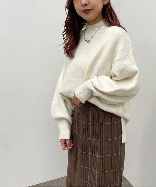 apres jour mignon(アプレジュールミニョン)の「ハイネックモチモチニットプルオーバー【ZOZOTOWN限定アイテム】(ニット/セーター・レディース・レッド/マスタード/グリーン/オレンジ系その他/ブラック/アイボリー/グリーン系その他3/パープル/ブルー/ブルー系その他2・X-LARGE/フリー)」の12枚目の写真