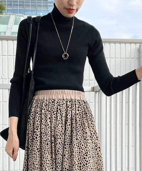 un dix cors（アンディコール）の「大人の日常着インナー　リブタートル（ニット/セーター・レディース・オフホワイト/ブラック/グレー・FREE）」の3枚目の写真