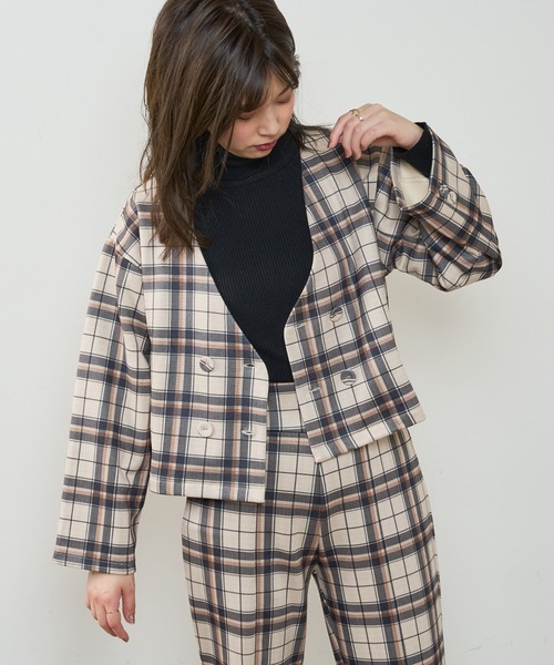 natural couture（ナチュラルクチュール）の「モクロディショートジャケット（ノーカラージャケット・レディース・ブラック/ブラウン/チェック/ライトベージュ・FREE）」の4枚目の写真