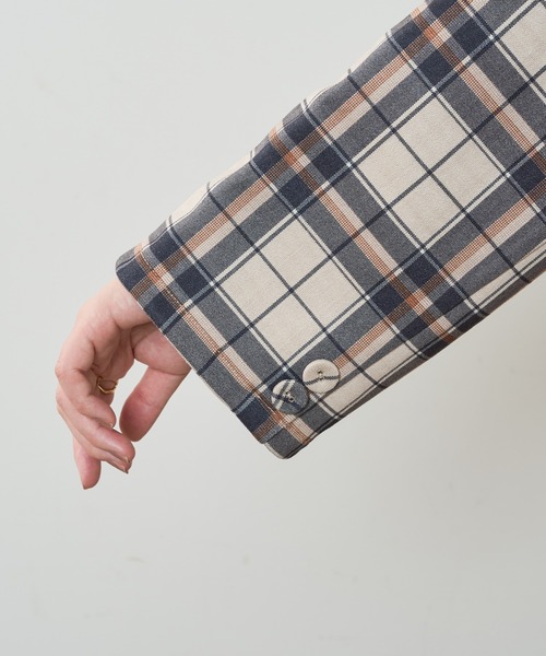 natural couture（ナチュラルクチュール）の「モクロディショートジャケット（ノーカラージャケット・レディース・ブラック/ブラウン/チェック/ライトベージュ・FREE）」の10枚目の写真